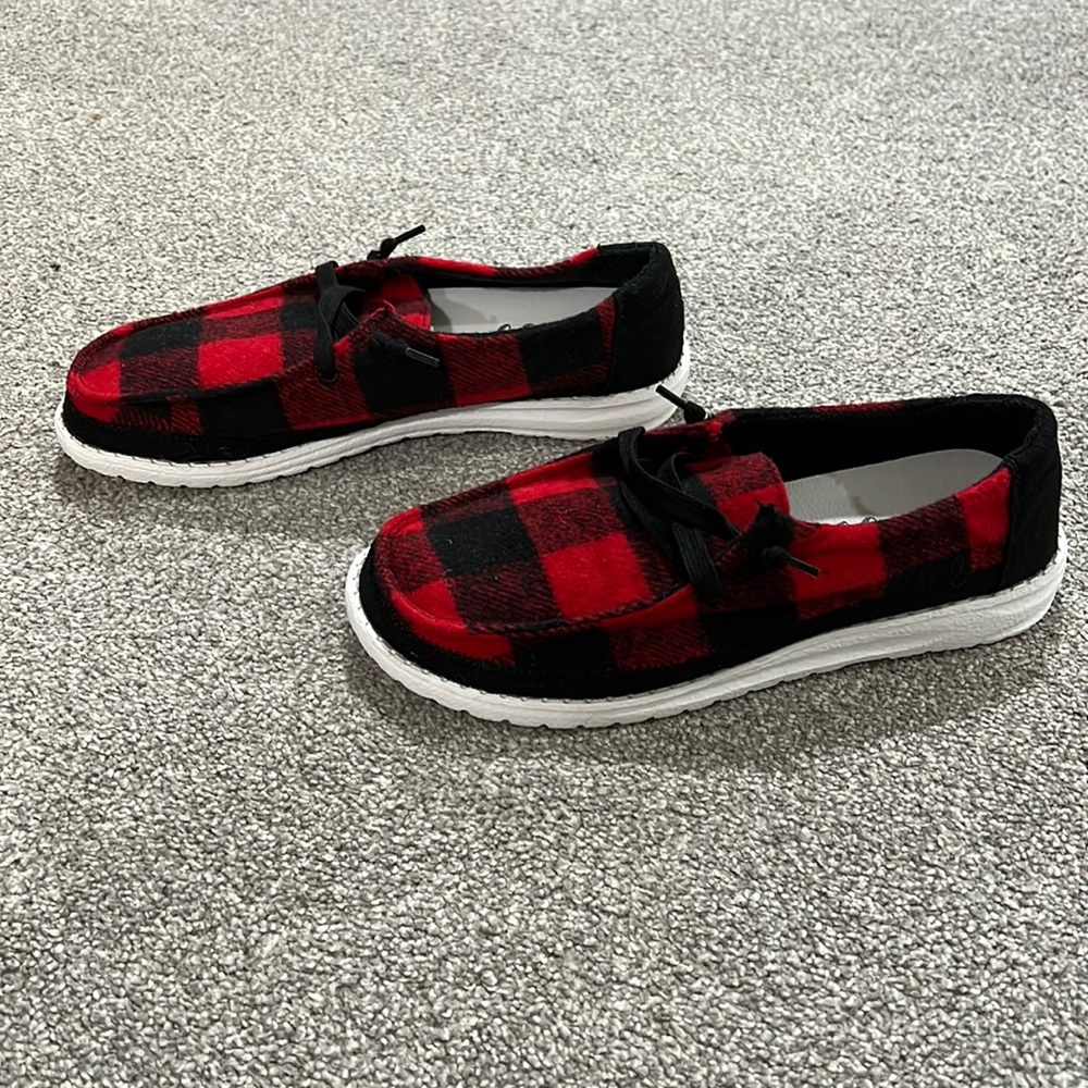 Very G / gypsy jazz slip ons. NWOT